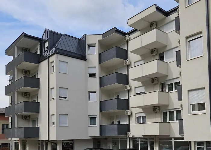 Adav Luxus Apartment